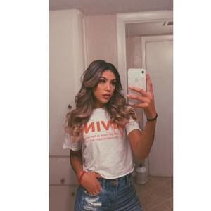 Meet your Posher, Alicia